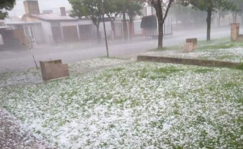 Imponente caída de granizo en el sur de la provincia.