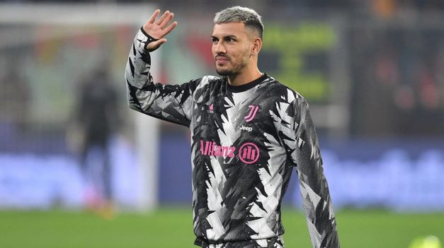 Paredes dijo adiós al club de Turín.