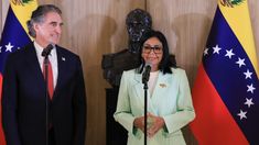 Delcy Rodríguez, presidenta encargada de Venezuela, y Doug Burgum, secretario del Interior de Estados Unidos. Delcy Rodríguez, presidenta encargada de Venezuela, y Doug Burgum, secretario del Interior de Estados Unidos.