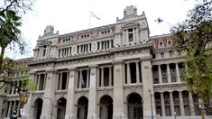 El tribunal condenó a Cristina a 6 años de prisión, pero aún restan instancias judiciales hasta la Corte.