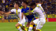 El momento de la agresión del Pulpo González a Ojeda. El momento de la agresión del Pulpo González a Ojeda.