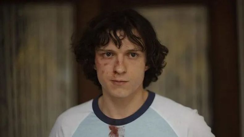 Tom Holland protagoniza The Crowded Room en la actualidad.
