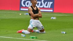 Alcaraz festeja un gol en uno de sus mejores partidos, ante Boca en La Bombonera, Alcaraz festeja un gol en uno de sus mejores partidos, ante Boca en La Bombonera,