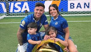 Enzo Fernández festejó el título junto a su familia.