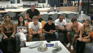 Dos integrantes de Gran Hermano están muy cerca. Dos integrantes de Gran Hermano están muy cerca.