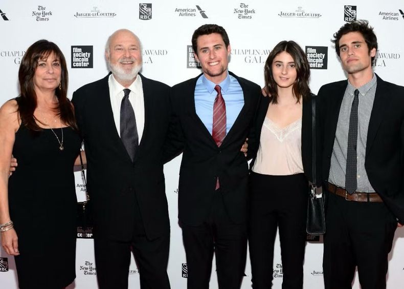 Rob Reiner y Michele Singer tuvieron tres hijos durante su matrimonio: Jake, Nick y Romy.