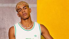 Lamine Yamal marcó tendencia con su look. Lamine Yamal marcó tendencia con su look.