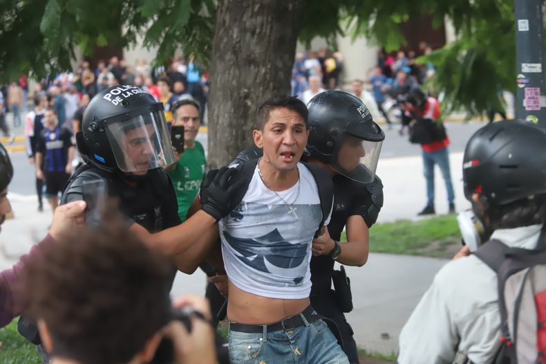 La movilización terminó con más de 100 detenidos que ya fueron liberados. La movilización terminó con más de 100 detenidos que ya fueron liberados.