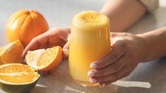 El licuado de naranja es una bebida refrescante y nutritiva que ha alcanzado estatus de clásico a nivel global. El licuado de naranja es una bebida refrescante y nutritiva que ha alcanzado estatus de clásico a nivel global.