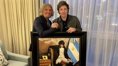 Javier Milei recibió el cuadro en Los Ángeles de parte de su autor, el artista Fabián Pérez.