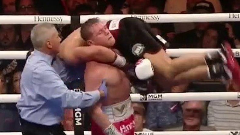 Canelo estuvo lejos de su mejor en Las Vegas y cayó por segunda vez. Su primera derrota había sido ante Mayweather.