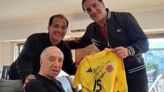 Bilardo, junto a Lorenzo y Lemme en su departamento. Bilardo, junto a Lorenzo y Lemme en su departamento.