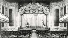 La función más reconocida como el origen del cine en Argentina se realizó el 18 de julio de 1896 en el Teatro Odeón. La función más reconocida como el origen del cine en Argentina se realizó el 18 de julio de 1896 en el Teatro Odeón.