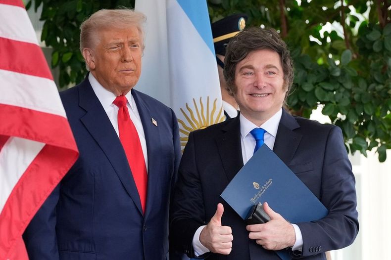 Financial Times advirtió que el presidente Milei “se encuentra al borde del fracaso”