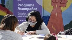 La inscripción al programa se realiza a través de las unidades de acompañamiento correspondientes al Ministerio de Mujeres, Géneros y Diversidad. La inscripción al programa se realiza a través de las unidades de acompañamiento correspondientes al Ministerio de Mujeres, Géneros y Diversidad.