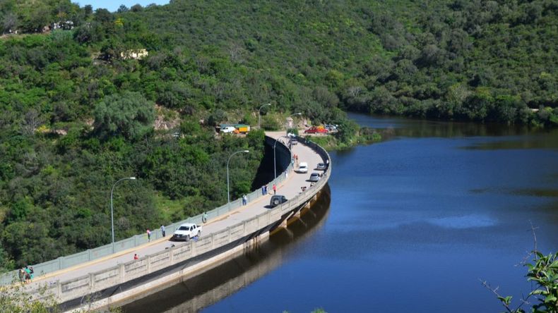 En las Sierras Chicas de Córdoba, están las Cuevas de Ongamira, un tesoro arqueológico de valor incalculable tanto en términos culturales como naturales
