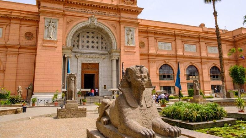 Desapareció un brazalete bañada en oro del Museo Egipcio: hay 4 personas detenidas