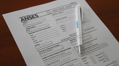 Los titulares de AUH podrán presentar la Libreta AUH y recibir el monto extra hasta el 31 de diciembre. Los titulares de AUH podrán presentar la Libreta AUH y recibir el monto extra hasta el 31 de diciembre.