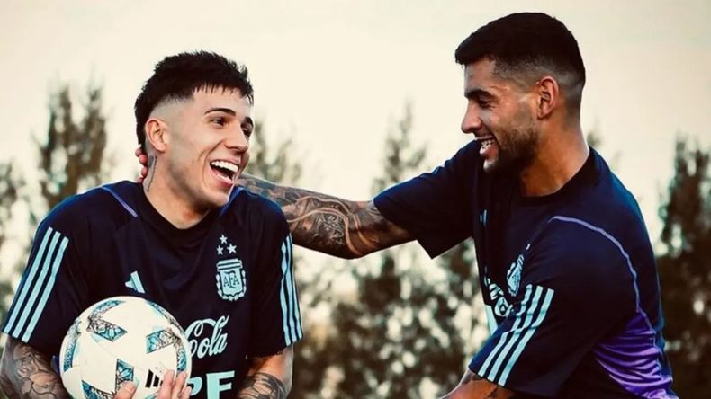 Enzo Fernández y el Cuti Romero juegan en la Premier League de Inglaterra.&nbsp;