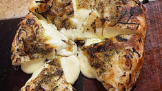 Estas pizzerías son dos emblemas de la Ciudad de Buenos Aires. Estas pizzerías son dos emblemas de la Ciudad de Buenos Aires.