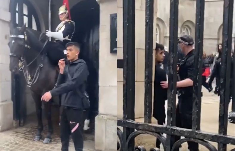 El tiktoker colocaba su micrófono bajo el hocico del caballo y lo aproximaba también al soldado como en una broma.
