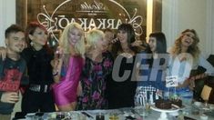 Moria cumplió años, y su novio Bruno le regaló una bolsa de juguetes eróticos Moria cumplió años, y su novio Bruno le regaló una bolsa de juguetes eróticos