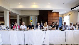 Intendentes bonaerenses le pidieron a Axel Kicillof el desdoblamiento de las elecciones