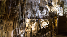 La Caverna da Tapagem es una de las grutas más largas del estado de São Paulo, con más de 6 kilómetros de extensión. La Caverna da Tapagem es una de las grutas más largas del estado de São Paulo, con más de 6 kilómetros de extensión.