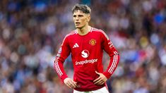 un hincha del united le dijo a garnacho como debe jugar y el futbolista lo ubico con una contundente respuesta un hincha del united le dijo a garnacho como debe jugar y el futbolista lo ubico con una contundente respuesta