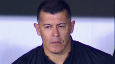 Almirón, presente en un palco del estadio de Boca. Almirón, presente en un palco del estadio de Boca.