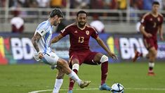 De Paul ante la marca de José Martínez. De Paul ante la marca de José Martínez.