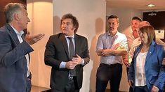 El vocero Adorni aseguró que Milei está orgulloso de su entorno.