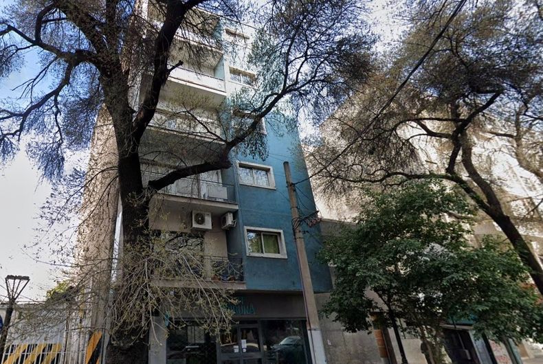 La mujer se arrojó del sexto piso del inmueble situado en Garibaldi 83.