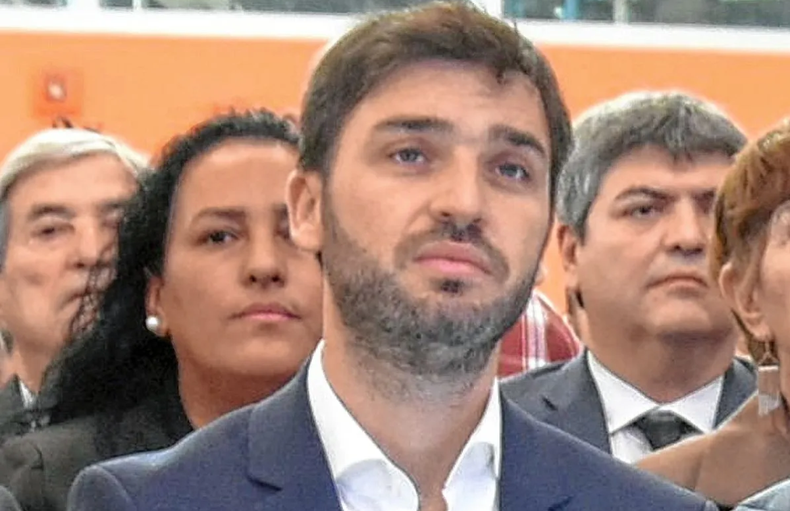 El gobernador de Chubut apuntó al presidente: 