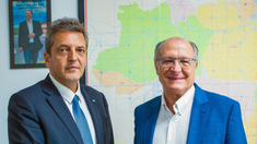 Massa junto a Alckmin en una reunión en Brasil.&nbsp;