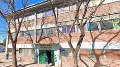 Rosario, escuela Padre Montaldo con muro antibalas. Rosario, escuela Padre Montaldo con muro antibalas.