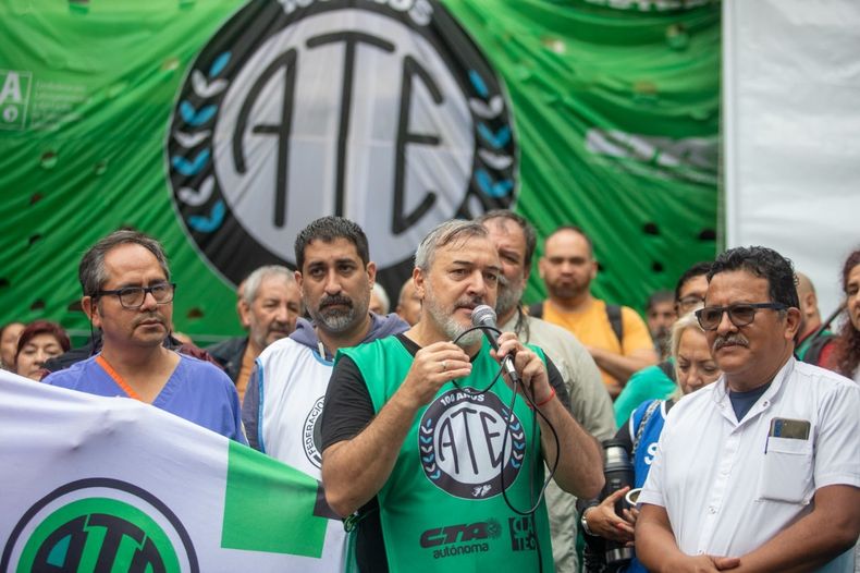 El Gobierno despedirá cerca de 5 mil empleados públicos producto del ajuste del Estado