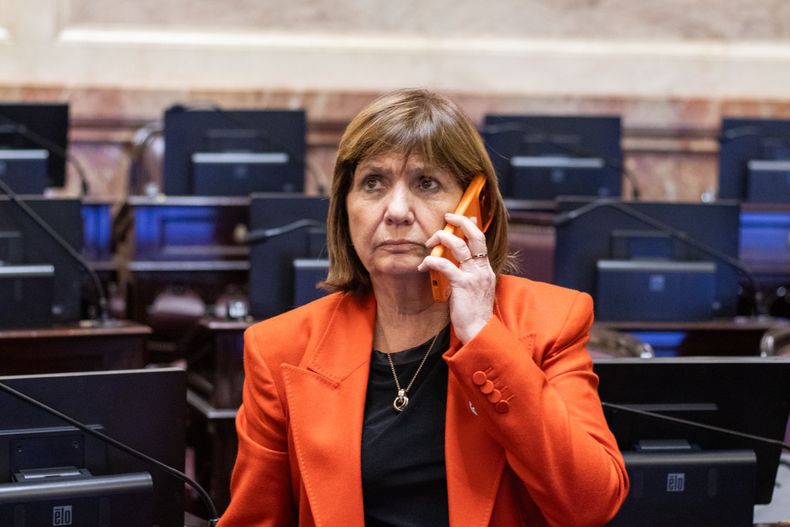 Patricia Bullrich le metió más presión al jefe de Gabinete. Patricia Bullrich le metió más presión al jefe de Gabinete.