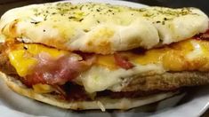 Aquí podés comer el mejor sandwich de milanesa de Buenos Aires. Aquí podés comer el mejor sandwich de milanesa de Buenos Aires.