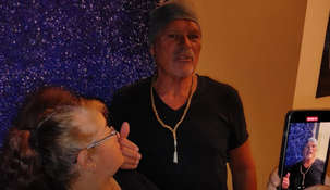 La mujer lo criticó por la indiferencia del mediático al salir de la casa. La mujer lo criticó por la indiferencia del mediático al salir de la casa.