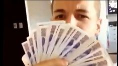 Alexander Caniggia más hueco que nunca: muestra y cuenta plata en un video Alexander Caniggia más hueco que nunca: muestra y cuenta plata en un video