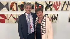 Luis Caputo junto a Kristalina Georgieva.