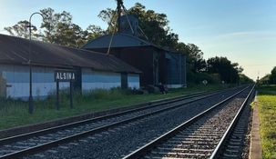 La localidad se encuentra a 120 kilómetros de la Ciudad de Buenos Aires.&nbsp;