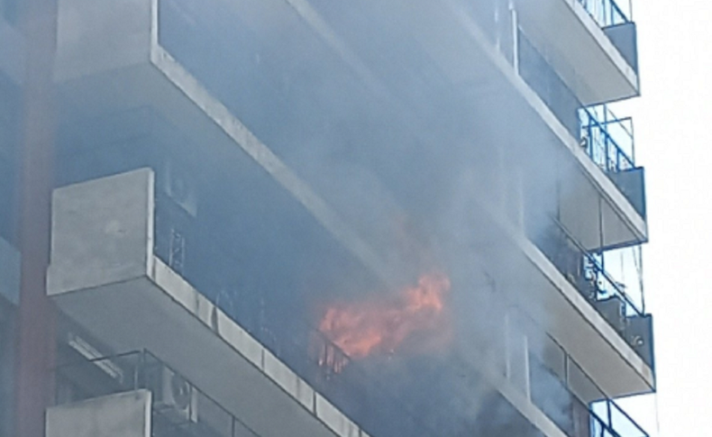 Las imágenes del edificio incendiado en Villa Crespo.