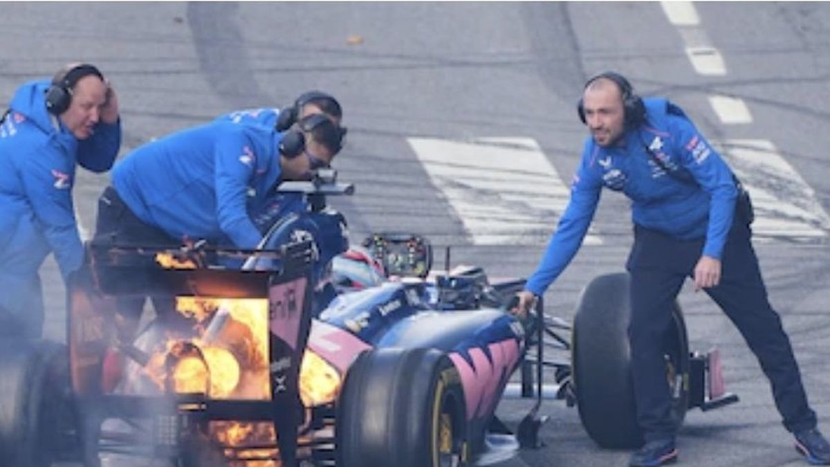 Franco Colapinto prendió fuego el monoplaza de Alpine en el cierre de su exhibición en Buenos Aires