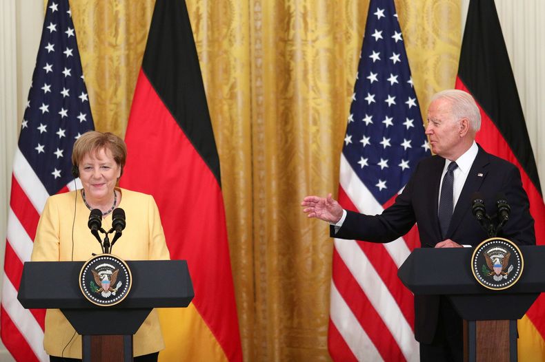 Otro lapsus de Biden: confundió a Angela Merkel con el difunto Helmut Kohl