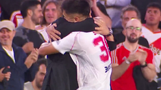 Gallardo y un abrazo emocionante con Solari. Gallardo y un abrazo emocionante con Solari.