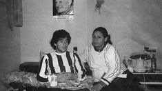 El emotivo llamado entre Diego Maradona y doña Tota : Yo juego para vos mamá. El emotivo llamado entre Diego Maradona y doña Tota : Yo juego para vos mamá.