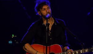 El cantante envió un emotivo mensaje a sus fans después del siniestro fatal. El cantante envió un emotivo mensaje a sus fans después del siniestro fatal.