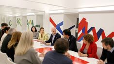 Rodríguez Larreta junto a los expertos de la campaña Argentinos por la Educación Rodríguez Larreta junto a los expertos de la campaña Argentinos por la Educación